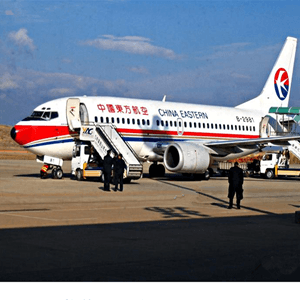 迪庆香格里拉航空运输航空快运业稳步发展的原因是什么？